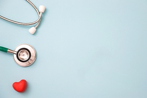 Stethoscope and heart small